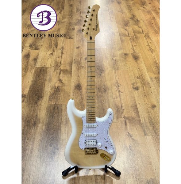SQOE SEST900-N ST Series Electric Guitar, Ice Cream